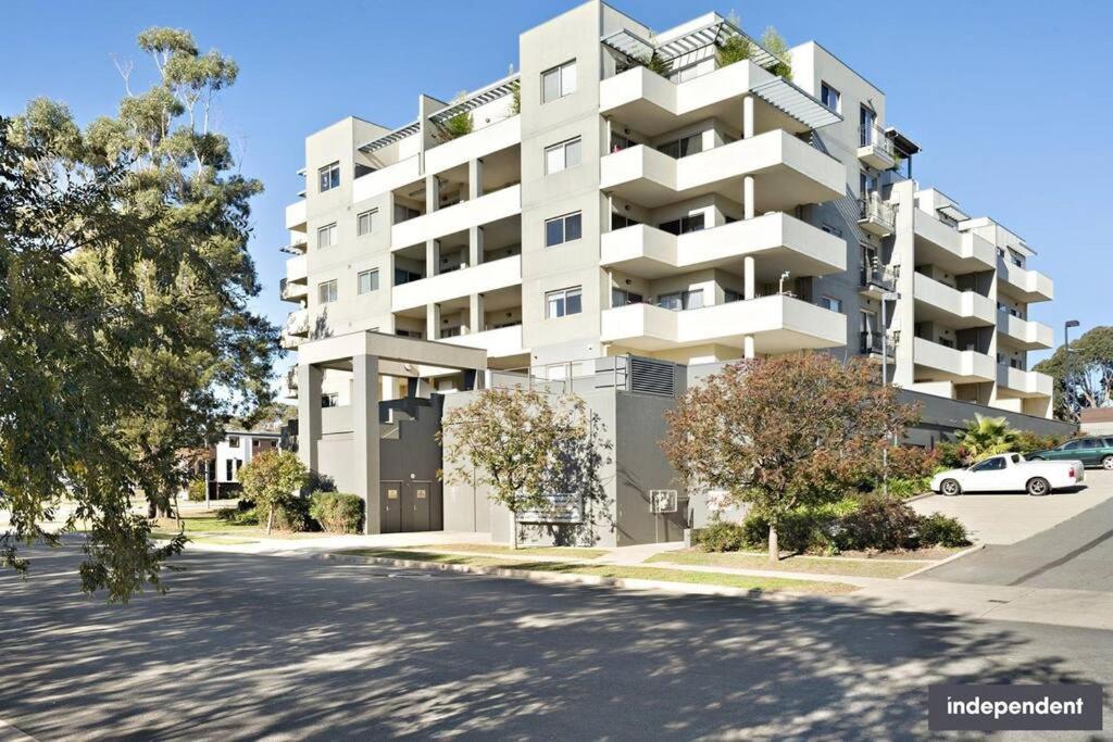Apartament Qbn Cracker: 2Br, 2Ba, 2 Secure B/ Ment Car Parks Queanbeyan Zewnętrze zdjęcie